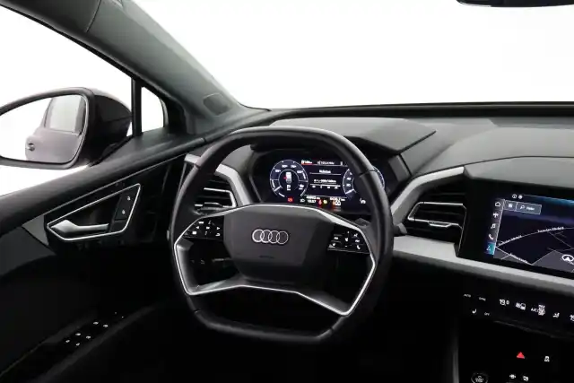 Musta Maastoauto, Audi Q4 e-tron – VAR-20306