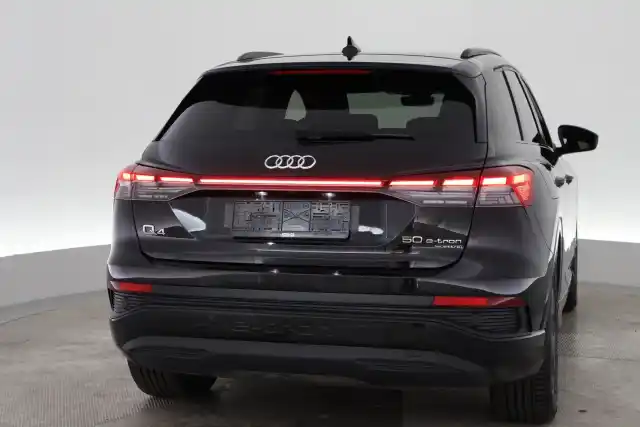 Musta Maastoauto, Audi Q4 e-tron – VAR-20306