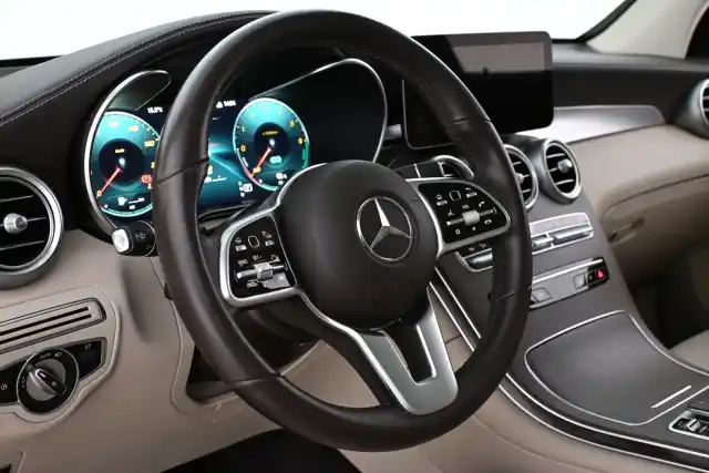 Sininen Maastoauto, Mercedes-Benz GLC – VAR-20336