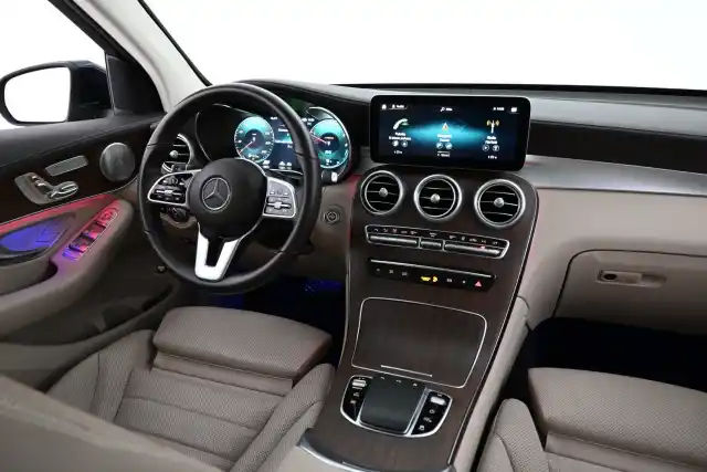 Sininen Maastoauto, Mercedes-Benz GLC – VAR-20336