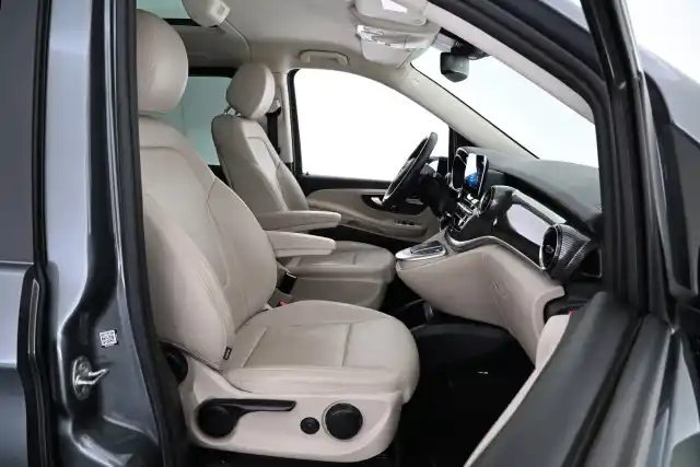 Harmaa Tila-auto, Mercedes-Benz EQV – VAR-20377