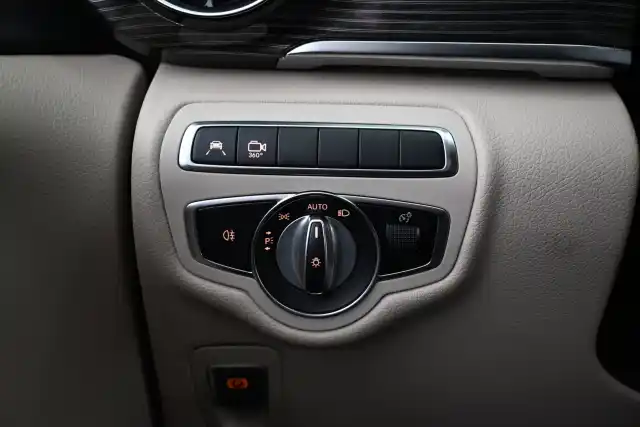 Harmaa Tila-auto, Mercedes-Benz EQV – VAR-20377