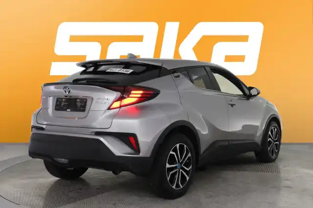 Harmaa Maastoauto, Toyota C-HR – VAR-20389