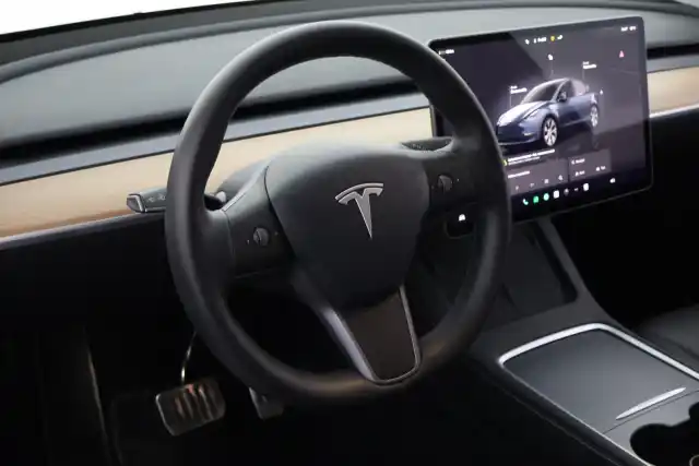 Sininen Maastoauto, Tesla Model Y – VAR-20488