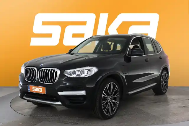 Musta Maastoauto, BMW X3 – VAR-20557