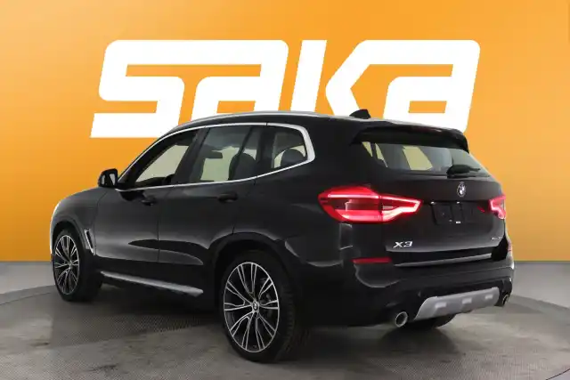 Musta Maastoauto, BMW X3 – VAR-20557