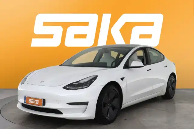 Valkoinen Sedan, Tesla Model 3 – VAR-20660