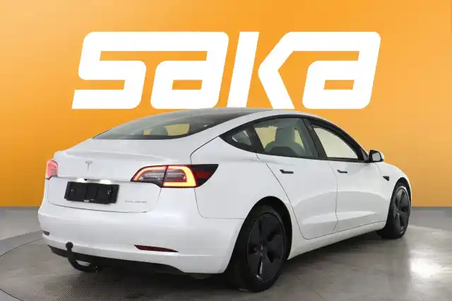 Valkoinen Sedan, Tesla Model 3 – VAR-20660