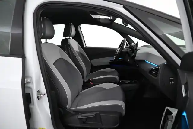 Valkoinen Viistoperä, Volkswagen ID.3 – VAR-20691