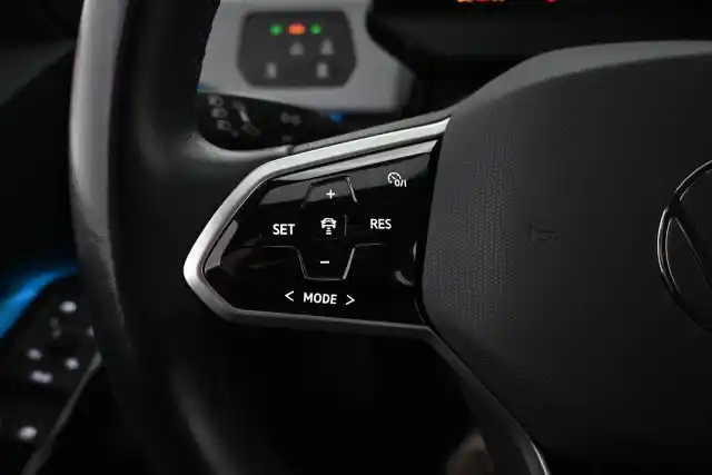 Valkoinen Viistoperä, Volkswagen ID.3 – VAR-20691