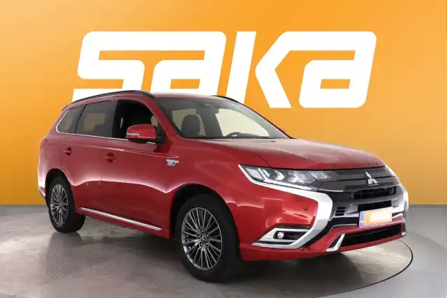 Punainen Maastoauto, Mitsubishi Outlander PHEV – VAR-20701