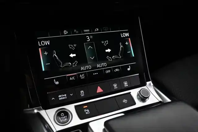 Musta Maastoauto, Audi e-tron – VAR-20782