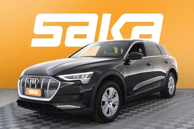 Musta Maastoauto, Audi e-tron – VAR-20782