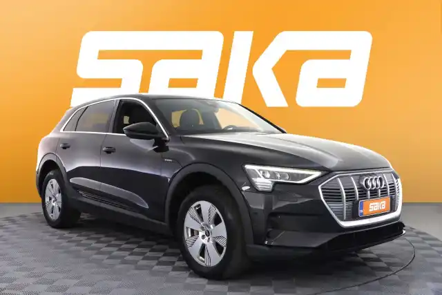 Musta Maastoauto, Audi e-tron – VAR-20782