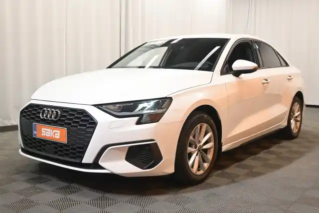 Valkoinen Sedan, Audi A3 – VAR-20801