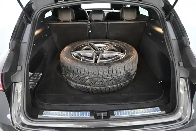 Harmaa Maastoauto, Mercedes-Benz EQC – VAR-20841