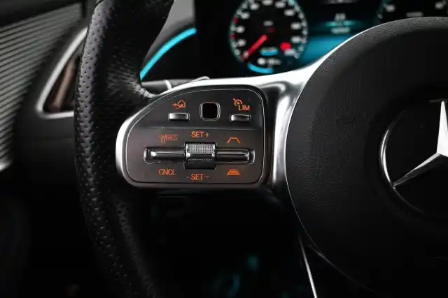 Harmaa Maastoauto, Mercedes-Benz EQC – VAR-20841