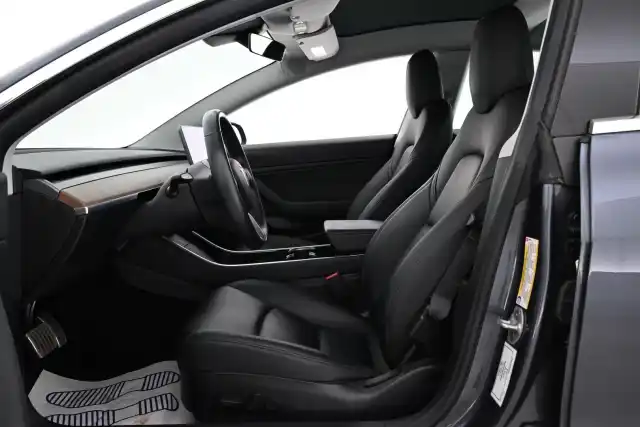 Harmaa Sedan, Tesla Model 3 – VAR-20945