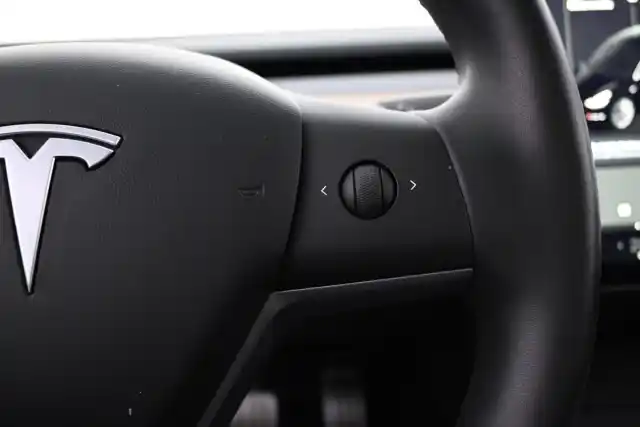 Harmaa Sedan, Tesla Model 3 – VAR-20945