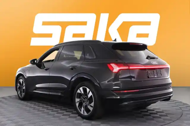 Musta Maastoauto, Audi e-tron – VAR-20966