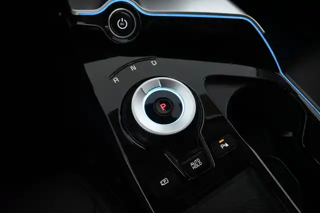 Musta Maastoauto, Kia EV6 – VAR-21057