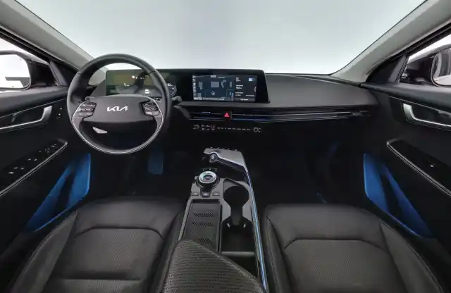 Musta Maastoauto, Kia EV6 – VAR-21057