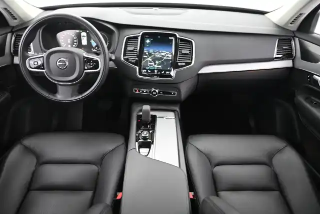 Musta Maastoauto, Volvo XC90 – VAR-21085