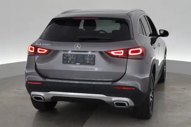 Harmaa Maastoauto, Mercedes-Benz GLA – VAR-21114