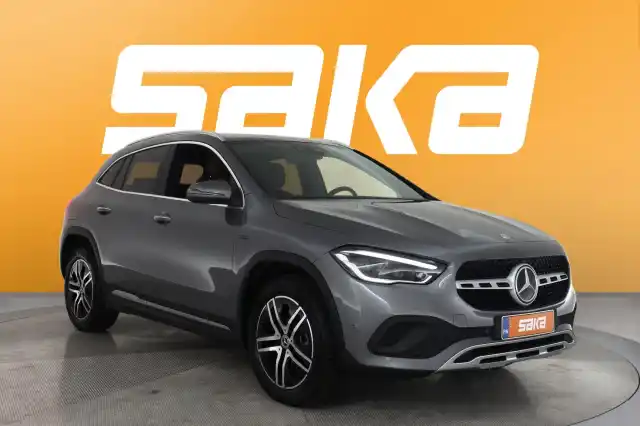 Harmaa Maastoauto, Mercedes-Benz GLA – VAR-21114