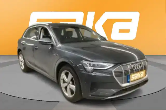Harmaa Maastoauto, Audi e-tron – VAR-21276
