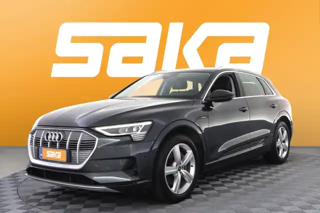 Harmaa Maastoauto, Audi e-tron – VAR-21276