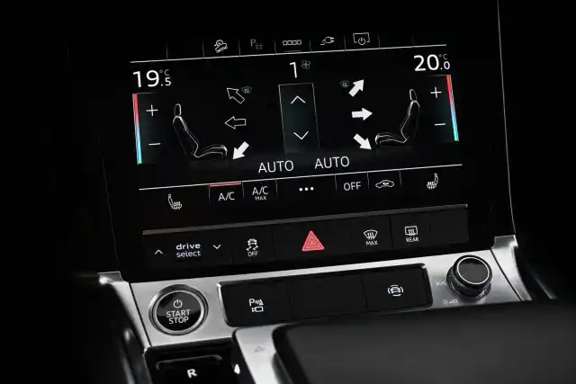 Harmaa Maastoauto, Audi e-tron – VAR-21276