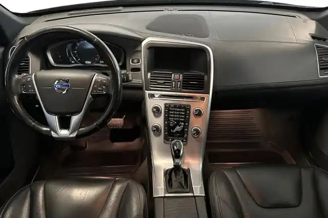 Ruskea Maastoauto, Volvo XC60 – VAR-2134092