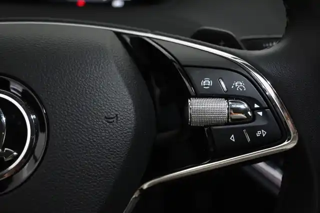 Musta Maastoauto, Skoda Enyaq – VAR-21502