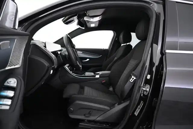 Harmaa Maastoauto, Mercedes-Benz EQC – VAR-21667