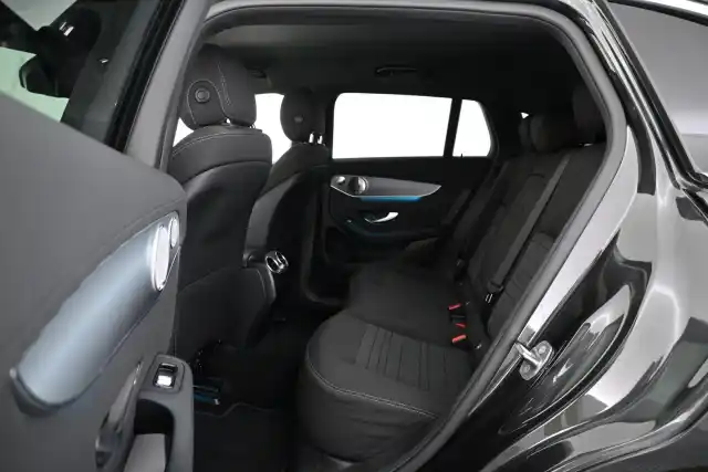 Harmaa Maastoauto, Mercedes-Benz EQC – VAR-21667