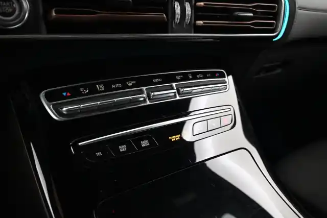Harmaa Maastoauto, Mercedes-Benz EQC – VAR-21667