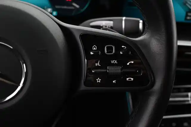 Harmaa Maastoauto, Mercedes-Benz EQC – VAR-21667