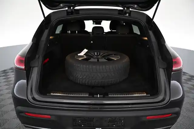 Harmaa Maastoauto, Mercedes-Benz EQC – VAR-21667