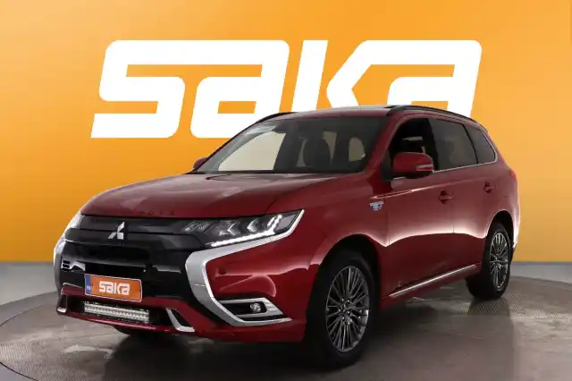 Punainen Maastoauto, Mitsubishi Outlander PHEV – VAR-21749