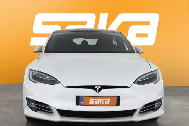 Valkoinen Sedan, Tesla Model S – VAR-21827