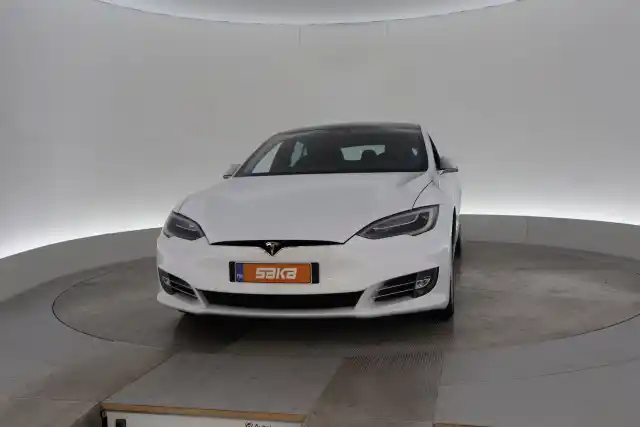 Valkoinen Sedan, Tesla Model S – VAR-21827