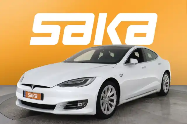 Valkoinen Sedan, Tesla Model S – VAR-21827