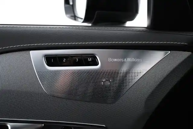 Harmaa Maastoauto, Volvo XC90 – VAR-22122