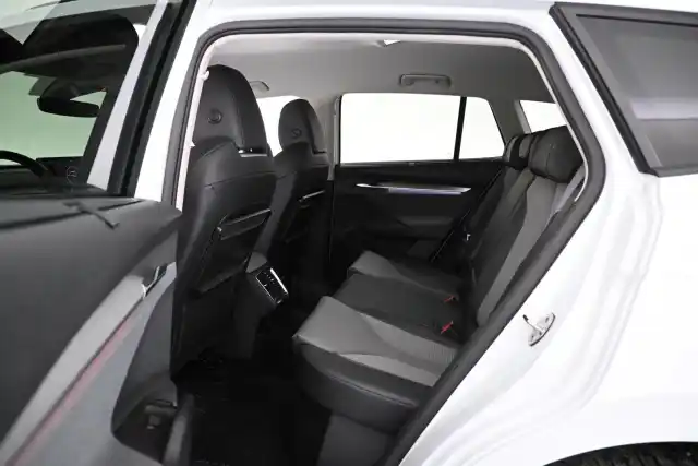 Valkoinen Maastoauto, Skoda Enyaq – VAR-22212