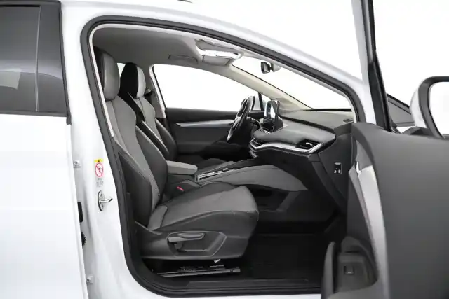 Valkoinen Maastoauto, Skoda Enyaq – VAR-22212
