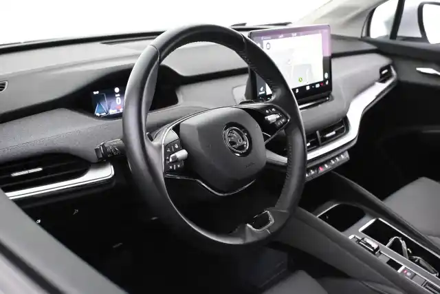 Valkoinen Maastoauto, Skoda Enyaq – VAR-22212