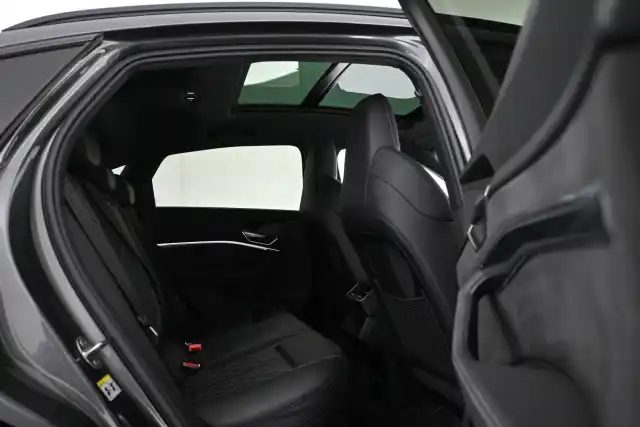 Musta Maastoauto, Audi Q8 e-tron – VAR-22414