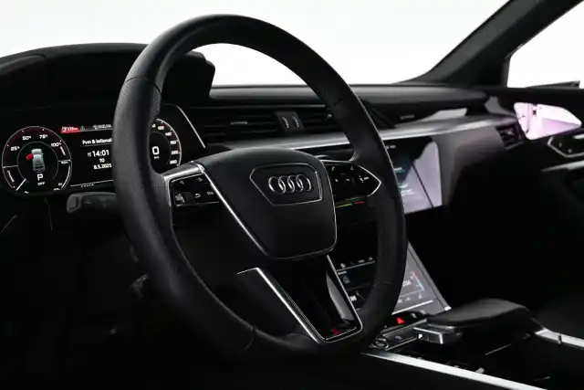 Musta Maastoauto, Audi Q8 e-tron – VAR-22414
