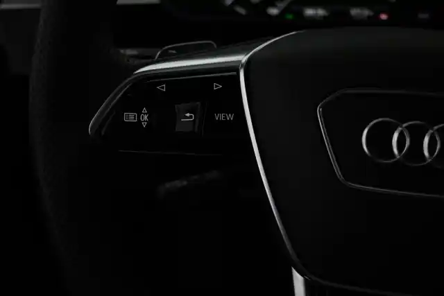 Musta Maastoauto, Audi Q8 e-tron – VAR-22414